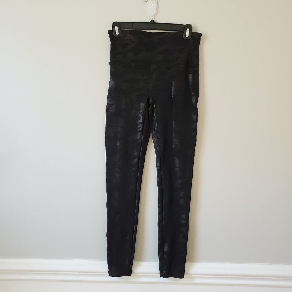 SPANX | Black Camo Leggings | L